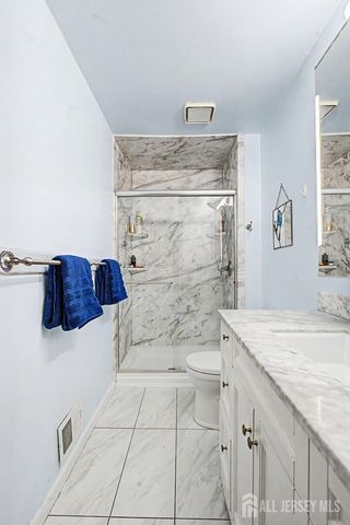 73 Letts Court, Old Bridge, NJ 07747