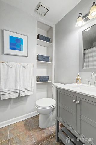 73 Letts Court, Old Bridge, NJ 07747