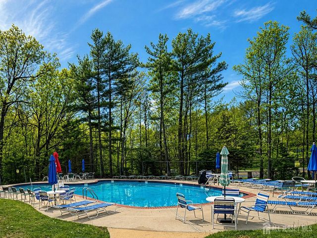 73 Letts Court, Old Bridge, NJ 07747