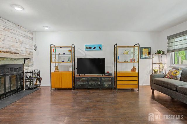 73 Letts Court, Old Bridge, NJ 07747