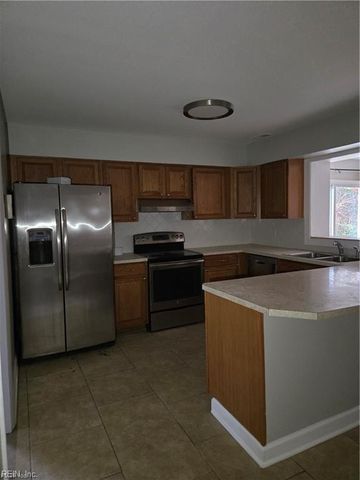 1821 Durham West, Virginia Beach, VA 23454