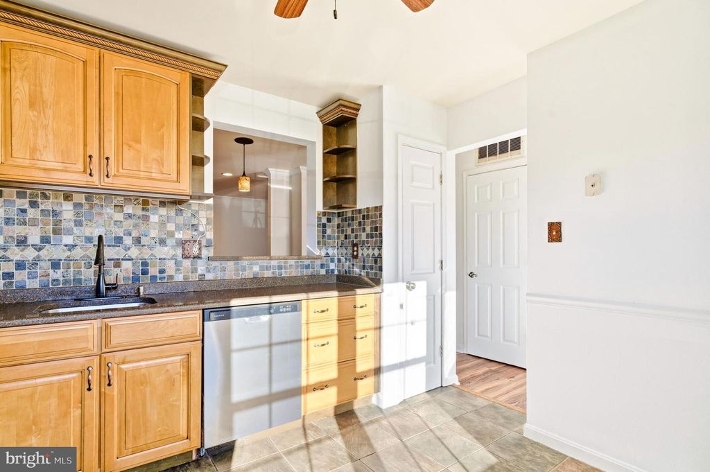 6 OFFSPRING CT, Perry Hall, MD 21128