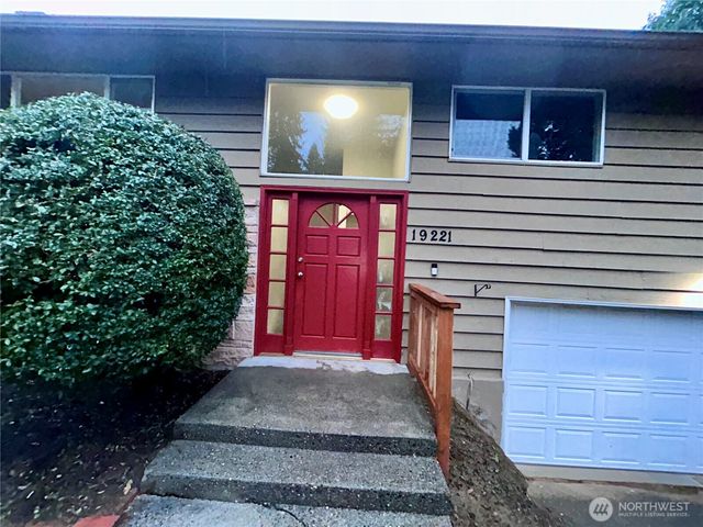 19221 100th Avenue NE, Bothell, WA 98011