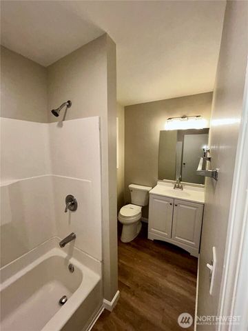 19221 100th Avenue NE, Bothell, WA 98011