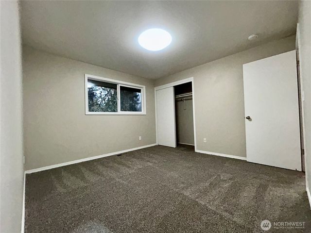 19221 100th Avenue NE, Bothell, WA 98011