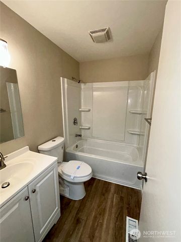 19221 100th Avenue NE, Bothell, WA 98011