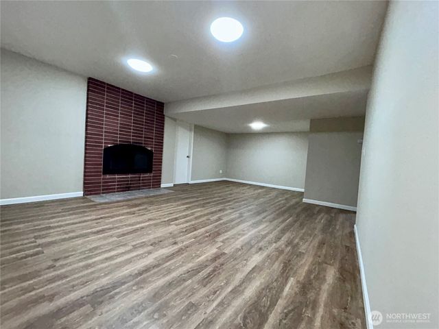 19221 100th Avenue NE, Bothell, WA 98011