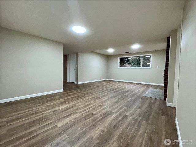 19221 100th Avenue NE, Bothell, WA 98011