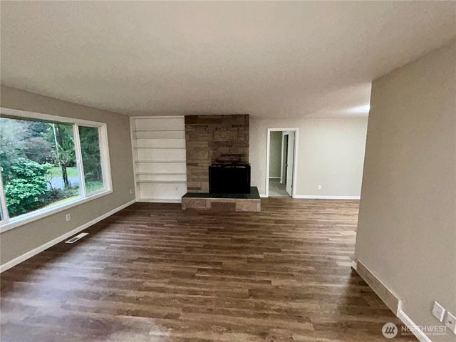 19221 100th Avenue NE, Bothell, WA 98011