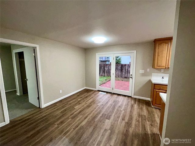 19221 100th Avenue NE, Bothell, WA 98011