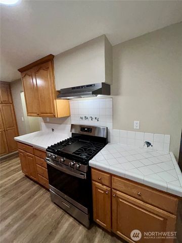 19221 100th Avenue NE, Bothell, WA 98011