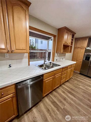 19221 100th Avenue NE, Bothell, WA 98011