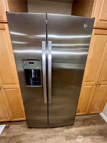 19221 100th Avenue NE, Bothell, WA 98011