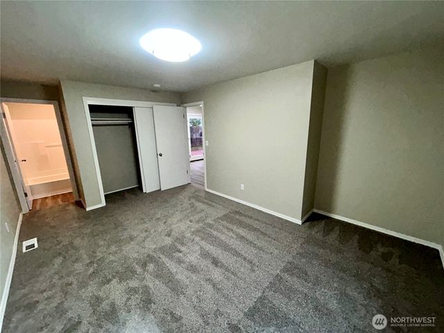 19221 100th Avenue NE, Bothell, WA 98011