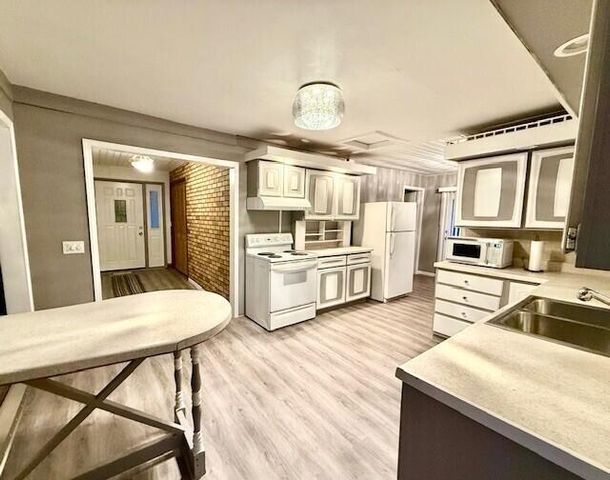 124 N Bogue Street, Hesperia, MI 49421