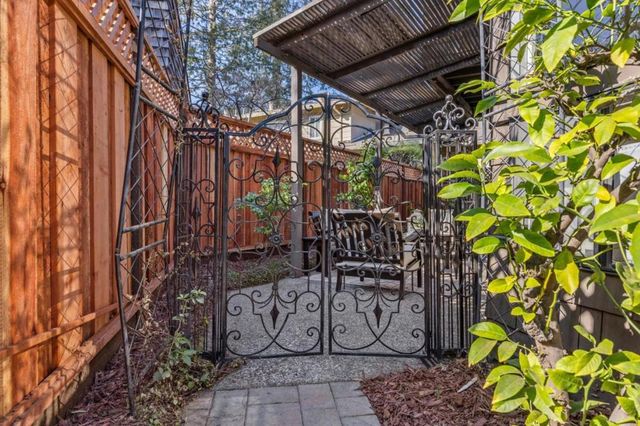 1317 Laurel Street, Menlo Park, CA 94025