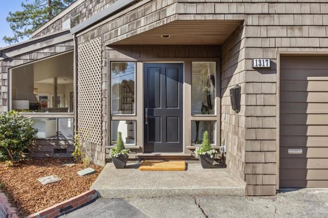 1317 Laurel Street, Menlo Park, CA 94025