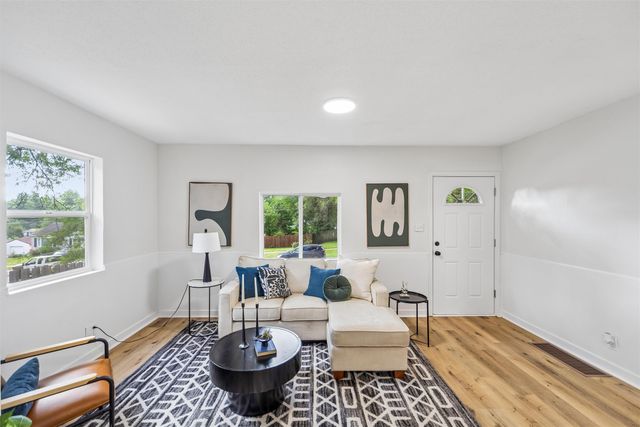 409 Davis Avenue, Des Moines, IA 50315