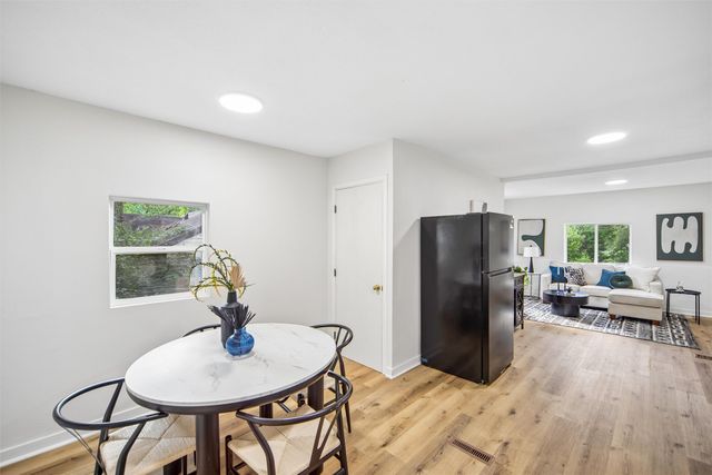 409 Davis Avenue, Des Moines, IA 50315