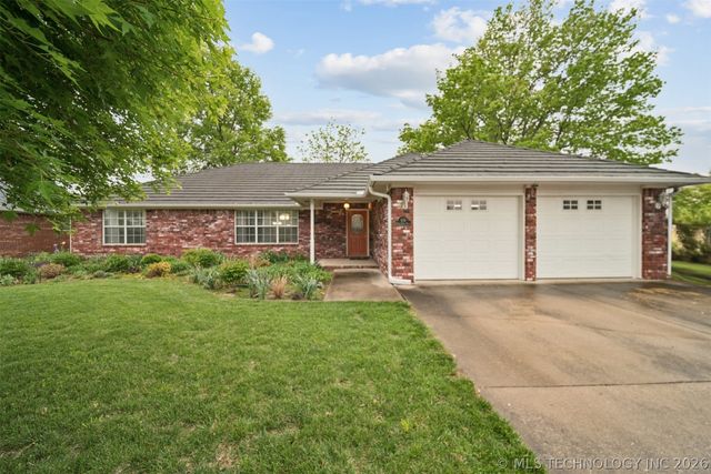 616 Grove Crest Road, Pryor, OK 74361