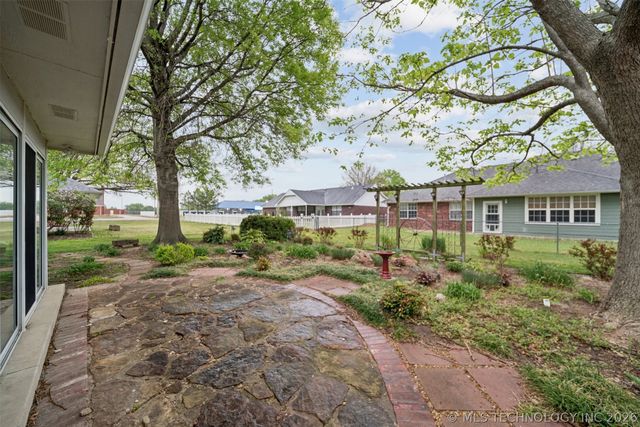 616 Grove Crest Road, Pryor, OK 74361