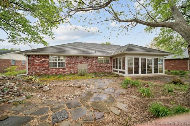 616 Grove Crest Road, Pryor, OK 74361