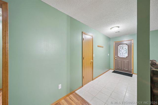 616 Grove Crest Road, Pryor, OK 74361