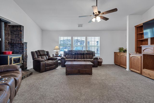 13725 Gas Point Road, Igo, CA 96047