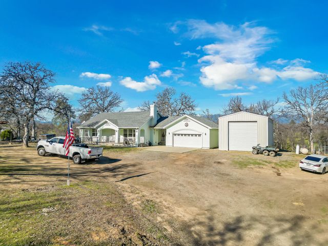 13725 Gas Point Road, Igo, CA 96047