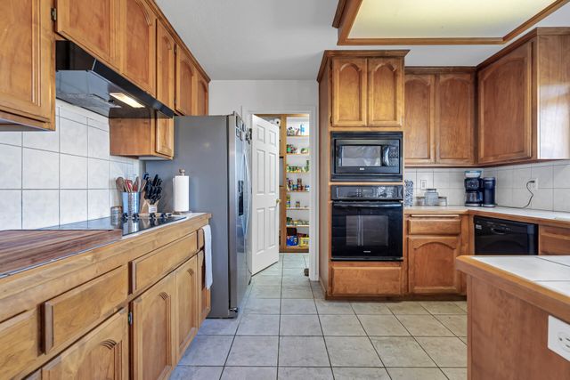 13725 Gas Point Road, Igo, CA 96047