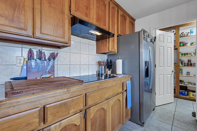 13725 Gas Point Road, Igo, CA 96047