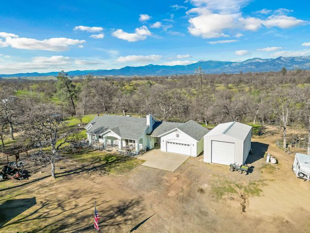 13725 Gas Point Road, Igo, CA 96047
