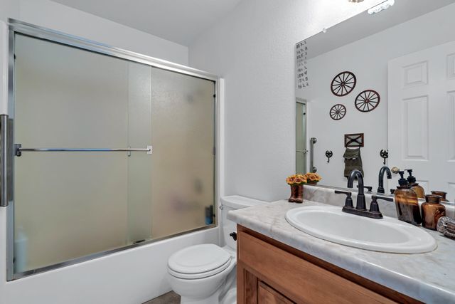 13725 Gas Point Road, Igo, CA 96047