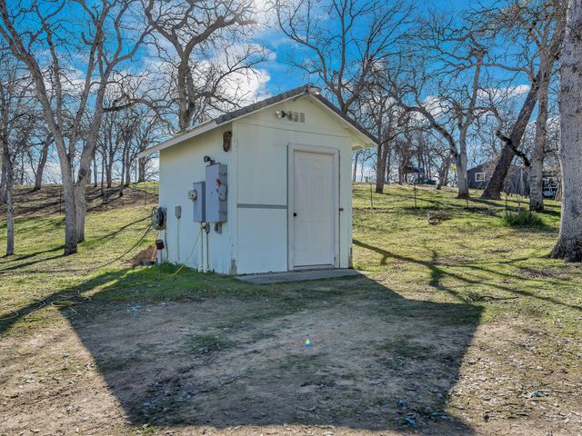 13725 Gas Point Road, Igo, CA 96047