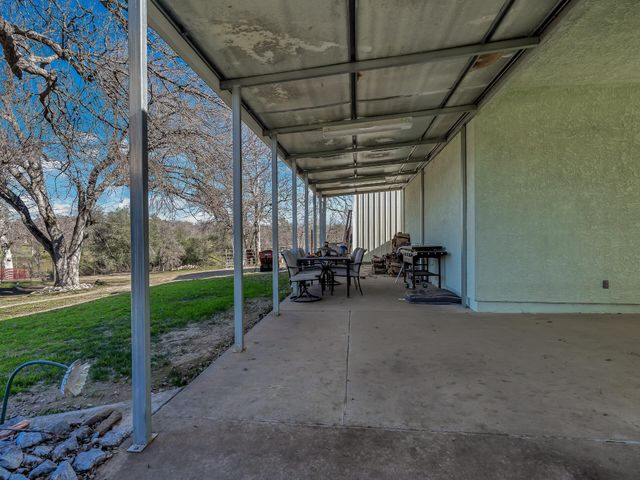13725 Gas Point Road, Igo, CA 96047