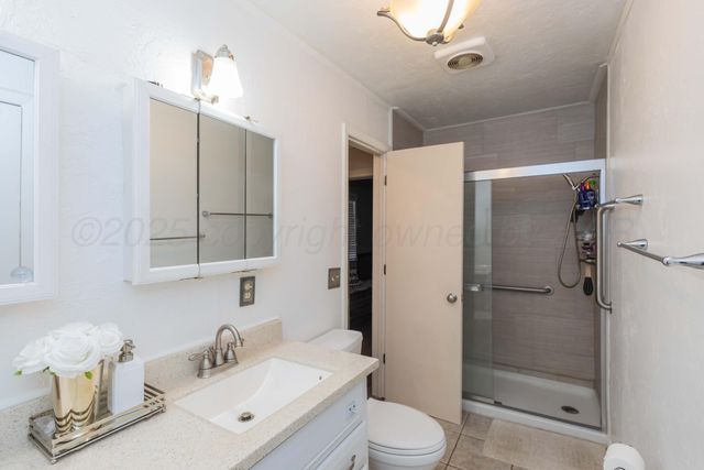 1010 Elm Avenue, Dalhart, TX 79022