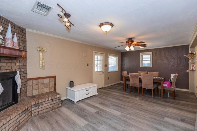 1010 Elm Avenue, Dalhart, TX 79022