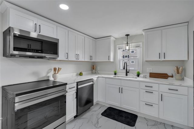 546 Robinson Street, Woonsocket, RI 02895