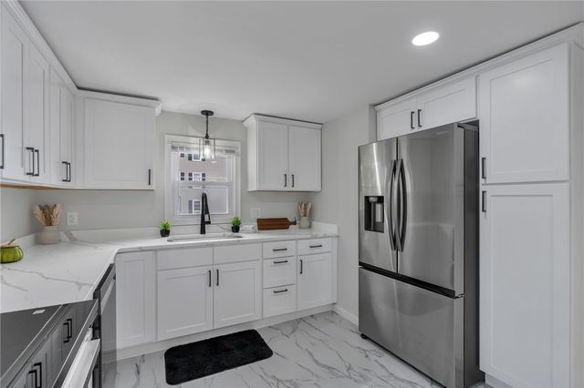 546 Robinson Street, Woonsocket, RI 02895