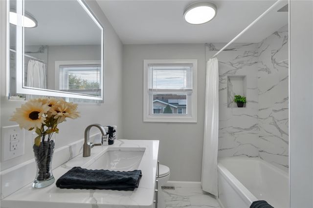 546 Robinson Street, Woonsocket, RI 02895