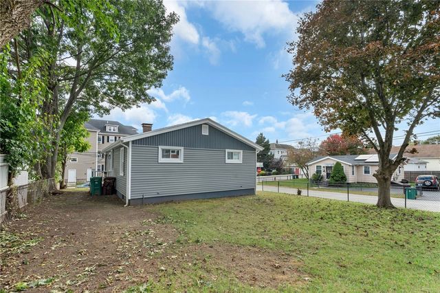 546 Robinson Street, Woonsocket, RI 02895