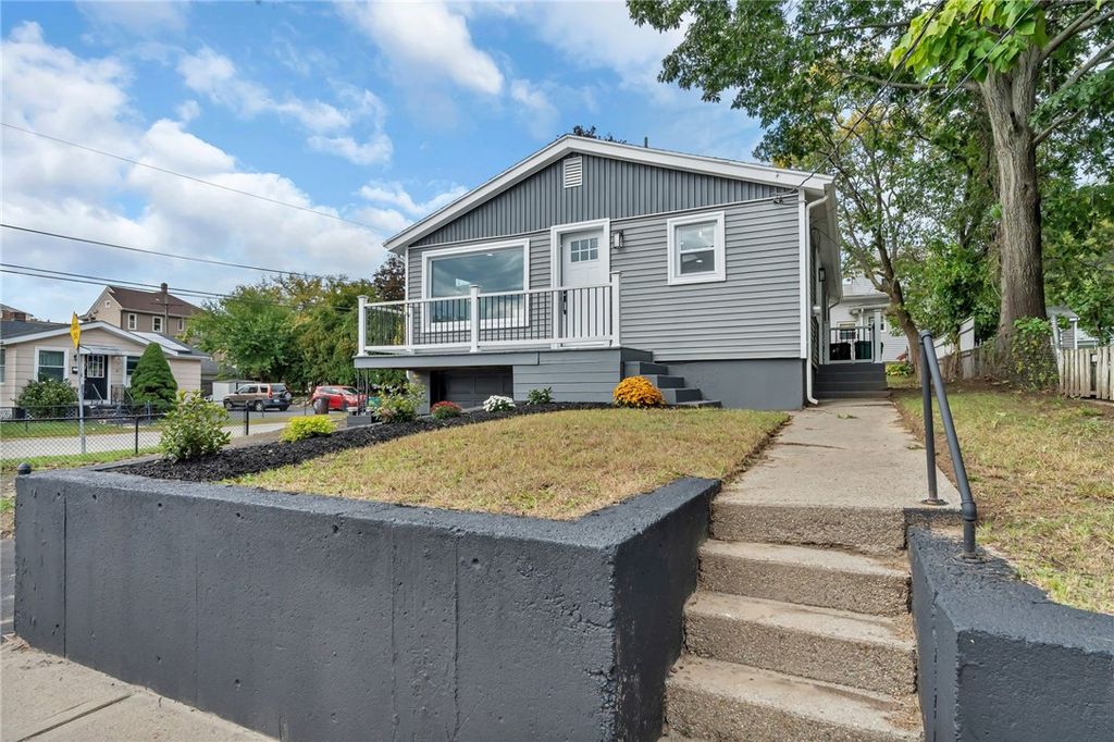 546 Robinson Street, Woonsocket, RI 02895