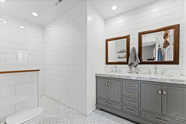 822 Stanton Avenue, Terrace Park, OH 45174