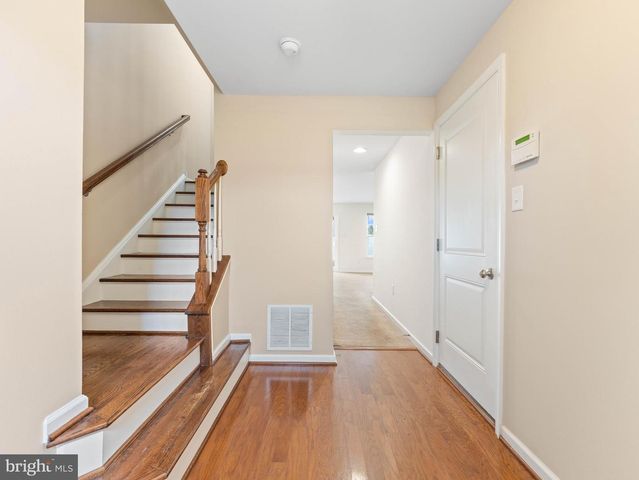 124 VILLAGE GREEN LN, Sicklerville, NJ 08081