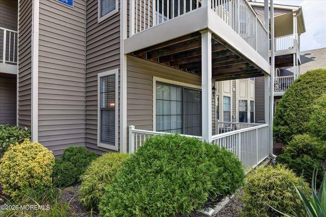 54 Lear Court, East Brunswick, NJ 08816