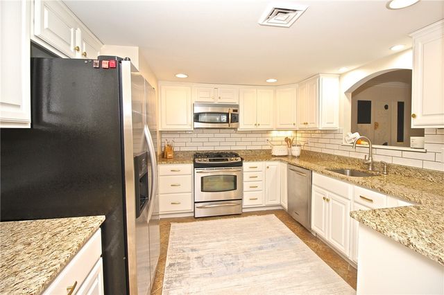 38 Lawton Brook Lane, Portsmouth, RI 02871