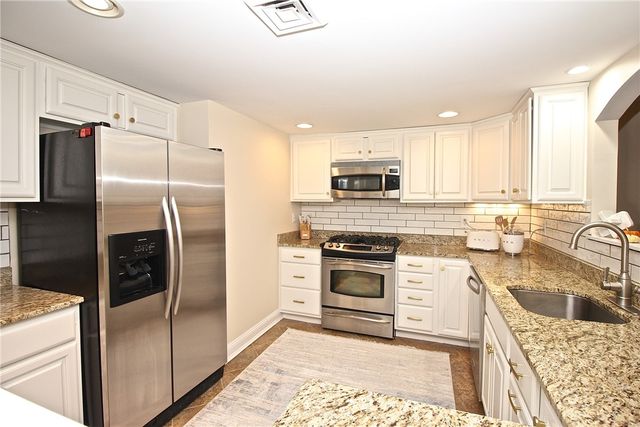 38 Lawton Brook Lane, Portsmouth, RI 02871