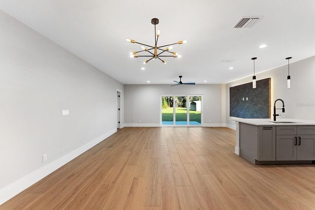 455 RIVERVIEW AVENUE, Sanford, FL 32771