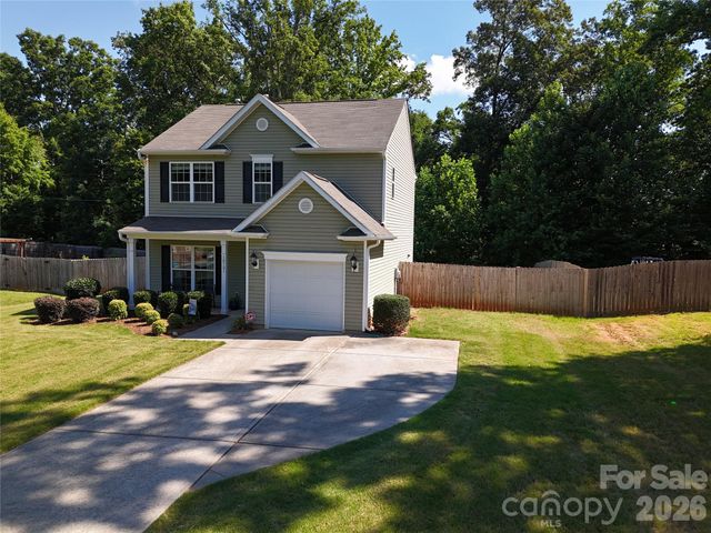 10731 Forest Drive, Matthews, NC 28105