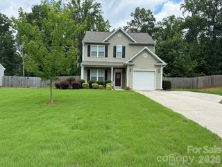 10731 Forest Drive, Matthews, NC 28105